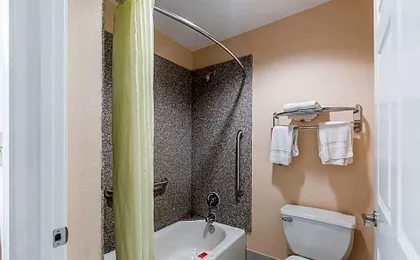 Quality Inn & Suites Bridge City/Orange
