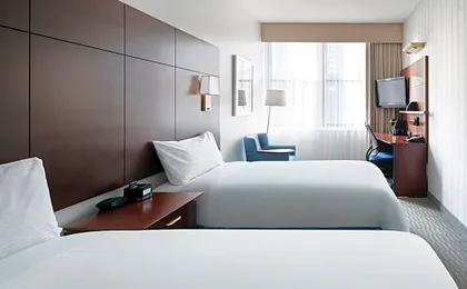 Club Quarters Hotel, Wacker at Michigan
