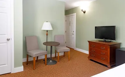 Admiral's Inn Resort