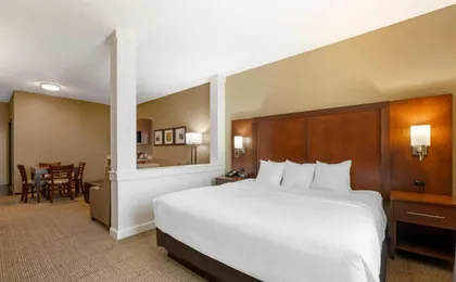 Comfort Suites West Omaha