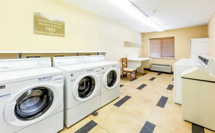 Candlewood Suites Savannah Airport