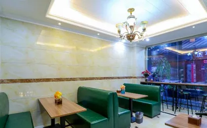 Lido Shuimu Hotel (Chengdu Shuangliu Airport Information Engineering University Store)