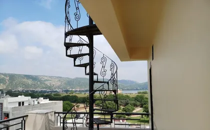 Royal View