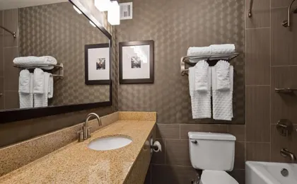 Best Western Premier Airport/Expo Center Hotel