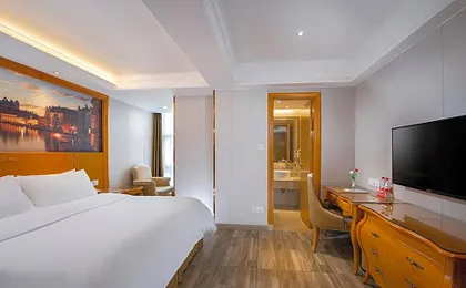 Vienna Hotel Shenzhen Longgang Vanke Li Jixiang Metro Station Branch