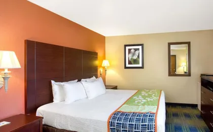 Days Inn by Wyndham Fremont