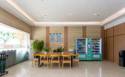 Shell Hotel (Shanghai Minhang Beiqiao Metro Station)