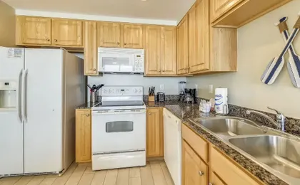 Splash Beach Resort by Book That Condo