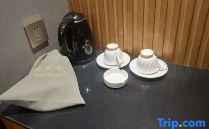 Huxishu Hotel (Shanghai Daning International Plaza Xizang North Road Subway Station)