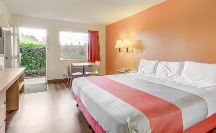 Motel 6 Medford North