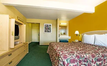 Travelodge by Wyndham Turlock