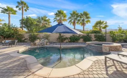 Relaxing Vacay Pool Spa Fire Pit Family Games