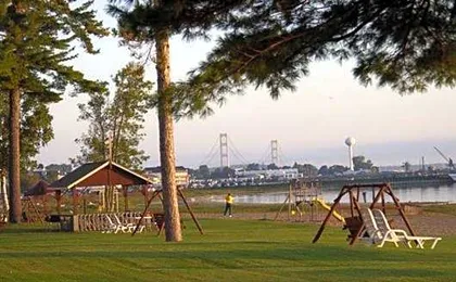 Waterfront Inn Mackinaw City