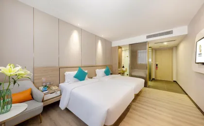 Qianhai Holiday Hotel