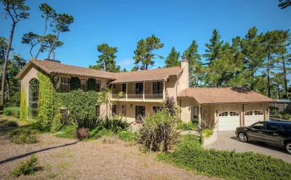 Lx17 Pebble Beach Golfer Retreat