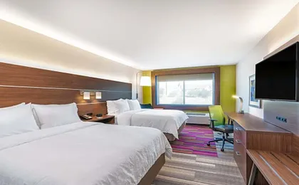 Holiday Inn Express and Suites Lake Havasu London Bridge By IHG