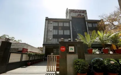 OYO 411 Hotel Relaxinn