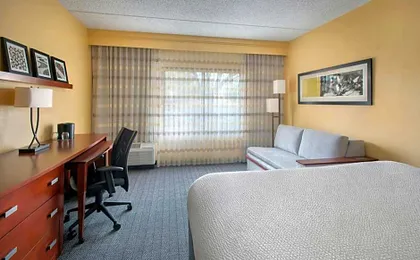Courtyard by Marriott Mt. Laurel Cherry Hill