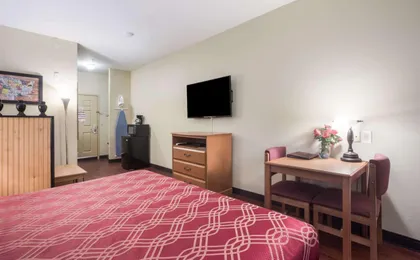 Econo Lodge Inn & Suites Rockmart