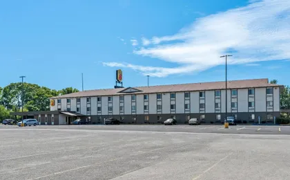Super 8 by Wyndham Terre Haute