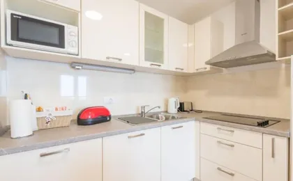 Apartment Luce Royal - One Bedroom Apartment with Balcony And Sea View