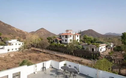 OYO 13793 Villa Sagat Raaso
