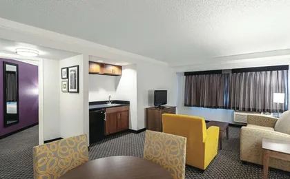 La Quinta Inn & Suites by Wyndham Lubbock West Medical Centr
