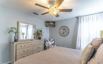 2712 Emerald Island