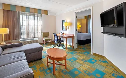 La Quinta Inn & Suites by Wyndham Ft. Lauderdale Plantation
