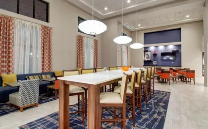 Hampton Inn & Suites Springfield/Downtown