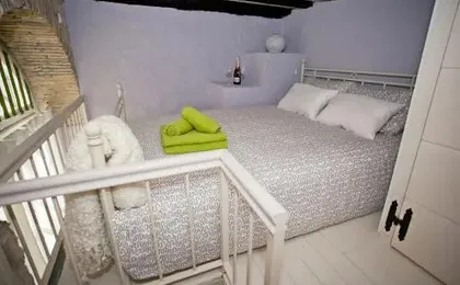 Aurora Tiny Apartment