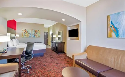 La Quinta Inn & Suites by Wyndham Elk City
