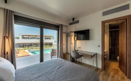 Lusol Seafront Villas
