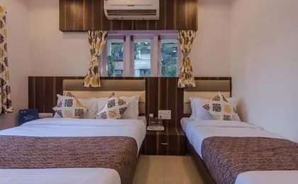 Fabhotel Golden Palms