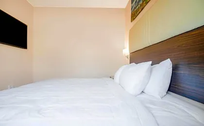 Royal Inn & Suites