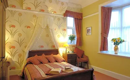 Midway Guest House