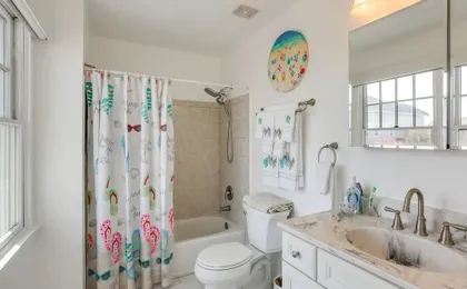 1 Mi to Pier: Spacious Home w/ Private Yard!