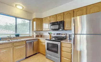2 Mi to Uptown Sedona: Home w/ Hot Tub & Fire Pit!