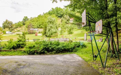 Country House with a Pool in Medvednica Nature Park