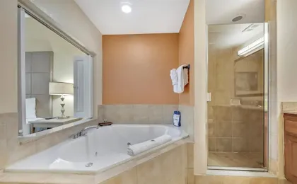 Top Floor 3B Balcony 10 Mins to Disney NO Fees