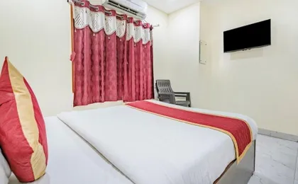 Iroomz Hotel Mouli Grand