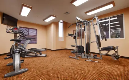 Paradise Inn & Suites