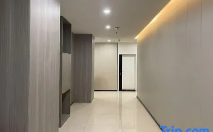 THE OLD APARTMENT（Gongyuanqian Subway Station & Haizhu Square Subway Station）