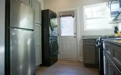 StayAE - Flamingo House