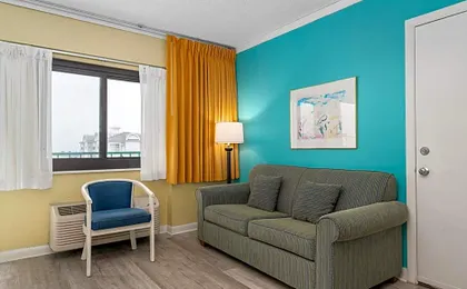 Cayman Suites Hotel