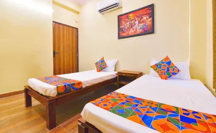 Golden Manor Inn by Fabhotel