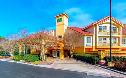 La Quinta Inn & Suites by Wyndham Raleigh Durham Airport