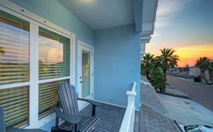 Peaceful Paradise Private Pool, Balcony Views + 5 Mins to Whitecap Beach
