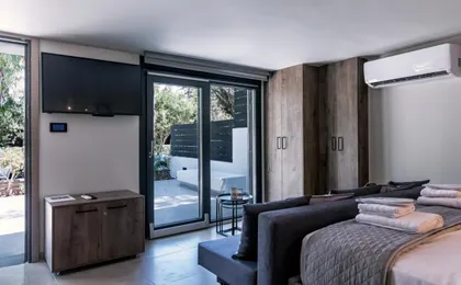 Kavouri Seaside Luxury Bungalow