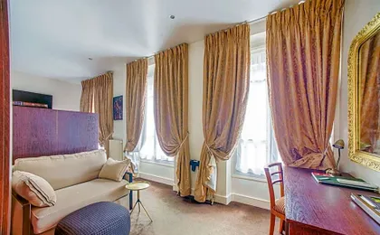 Queens Boutique Hotel